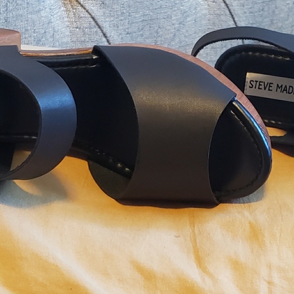 Designer Shoes - Picture 2 of 7